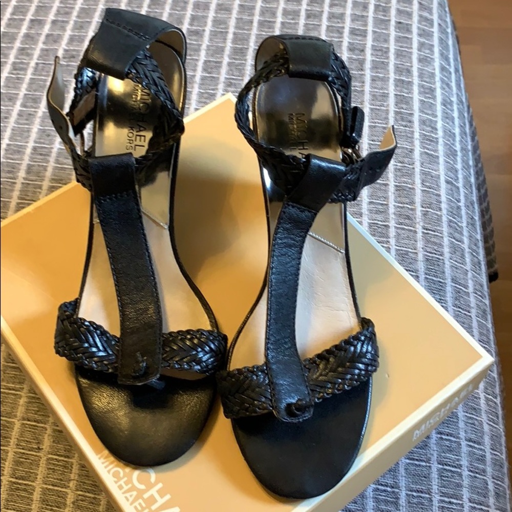 Michael Michael Kors Juniper T Strap Sandals
